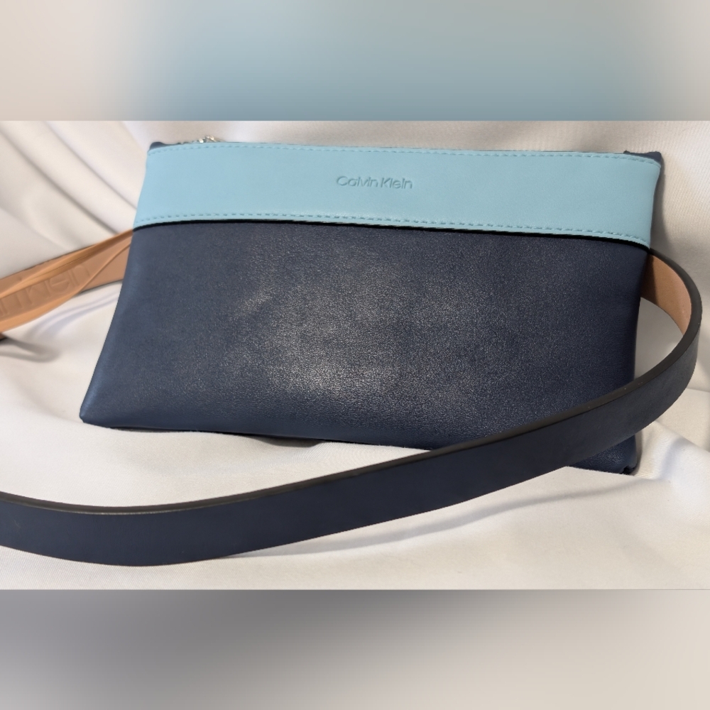 CALVIN KLEIN Low Profile Belt Bag Navy / Light Sky Blue Fanny Pack. Size: Medium